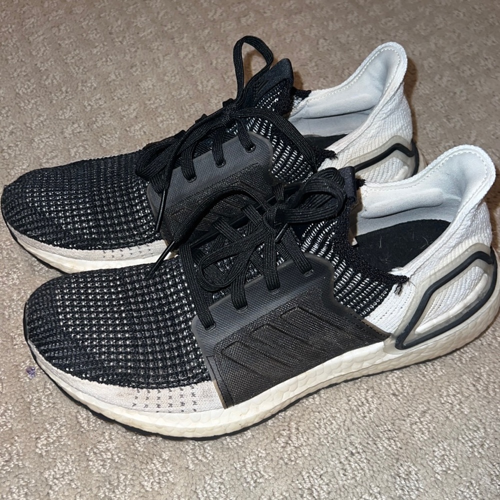 Black & White Adidas Ultraboosts 💫